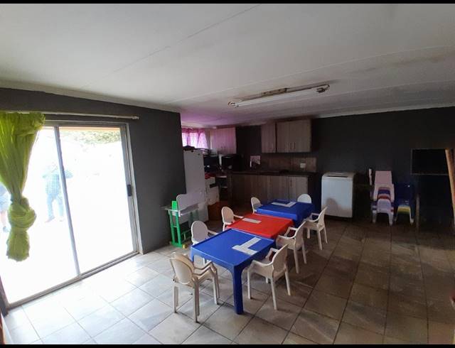 3 BEDROOM HOUSE FOR SALE IN OOS EINDE